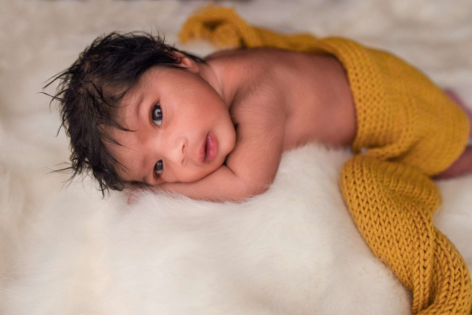 Newborn detail, tiny fingers