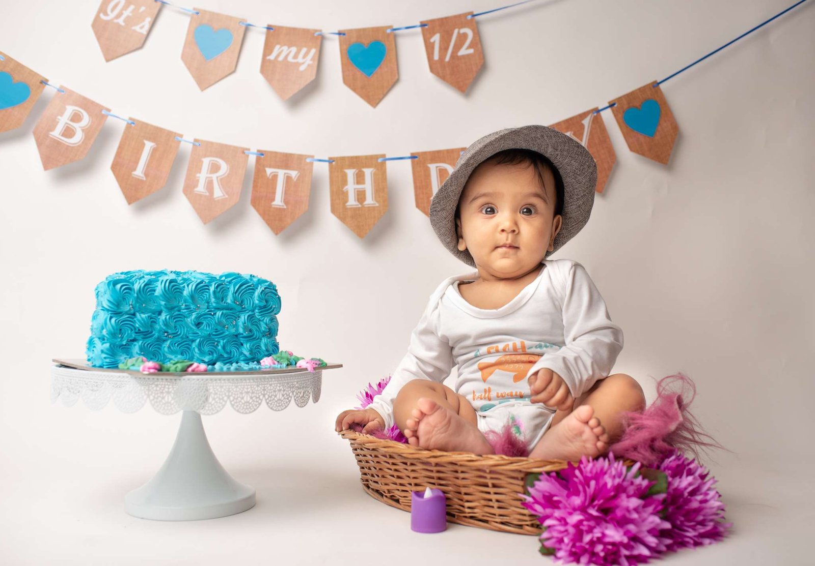 Newborn portrait, ivory setup